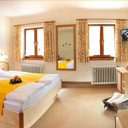 Gaestehaus Enzianhof Garni 3*