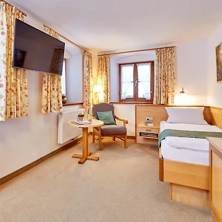 Gaestehaus Enzianhof Garni Oberammergau