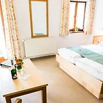 Casa de hóspedes Gaestehaus Enzianhof Garni