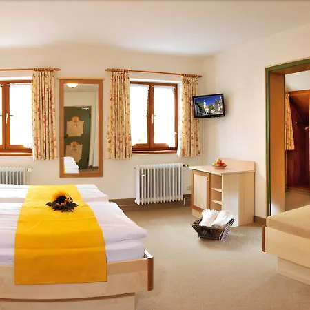 Gaestehaus Enzianhof Garni ゲストハウス