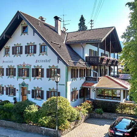 Gaestehaus Enzianhof Garni 3*