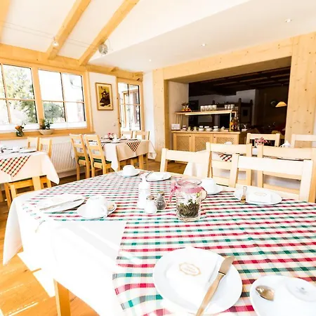 Gaestehaus Enzianhof Garni 3* オーバーアマーガウ