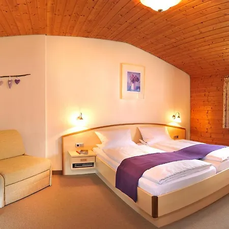 Gaestehaus Enzianhof Garni 3*