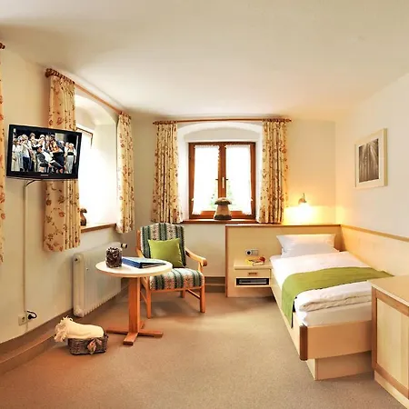 Gaestehaus Enzianhof Garni ゲストハウス