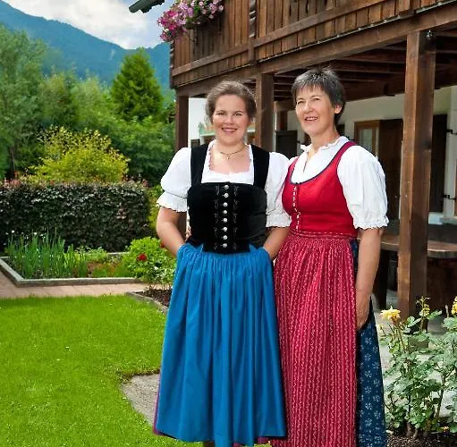 Gaestehaus Enzianhof Garni 3*