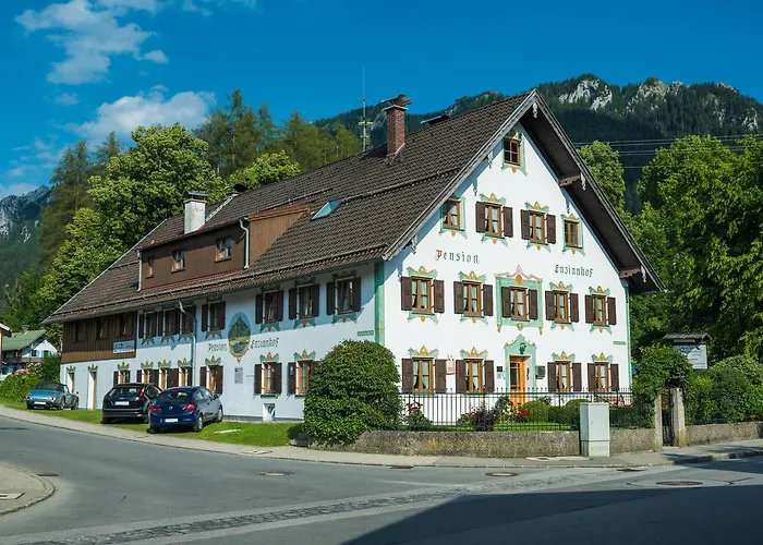 בית הארחה Gaestehaus Enzianhof Garni אוברמרגואה